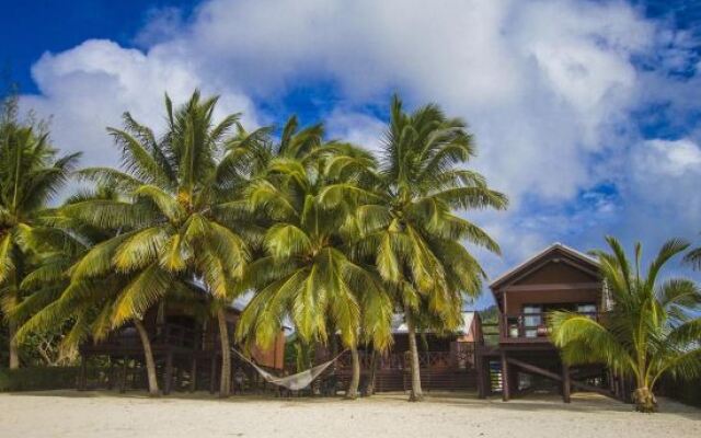 Nikao Beach Bungalows