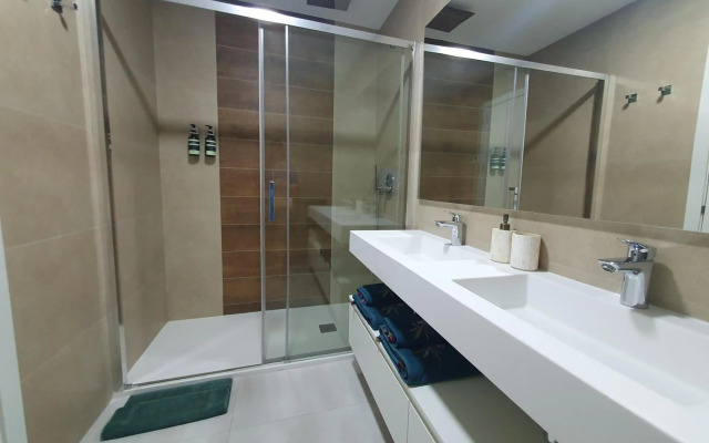 SUNSET WAVES vistas al mar