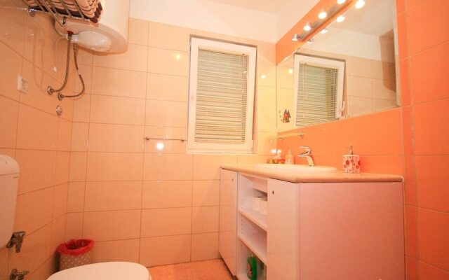 Nadica Lovorka 2 Baska Island Krk