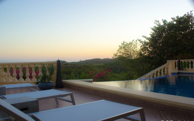 El Regalo Resort