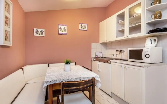 Apartment in Private House With Shared Pool