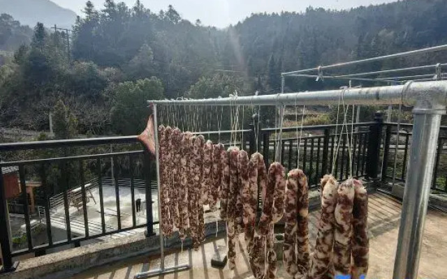 Shitai Guniujiang Wangli B&B