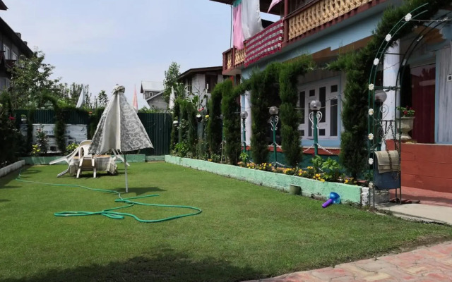 Lassa Bhat Guest House