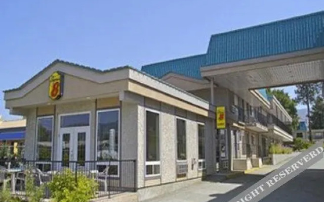 Super 8 Motel - Penticton