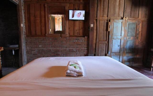 Omah Lila by The Grand Java