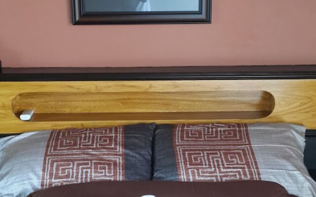 Romantic 1 Bedroom Condo at The Redwoods Condominium