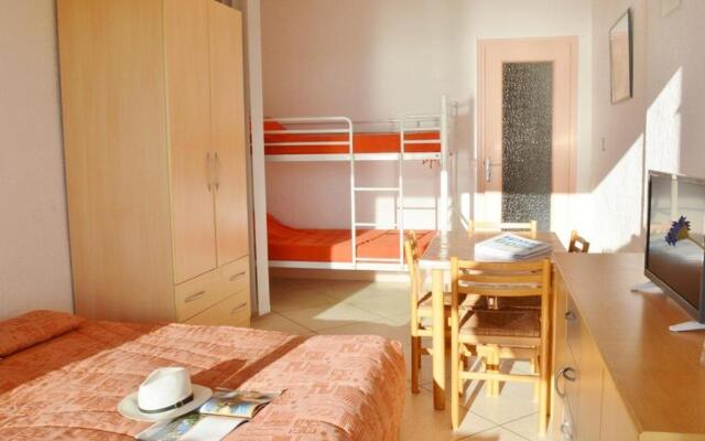 Appartement Le Lavandou, 1 pièce, 4 personnes - FR-1-251-251