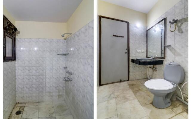 OYO 81972 Hotel Neelam Villa