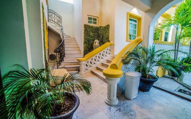 Hotel Casa Blanca