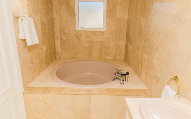 Oasis Club II Triplex Apartment