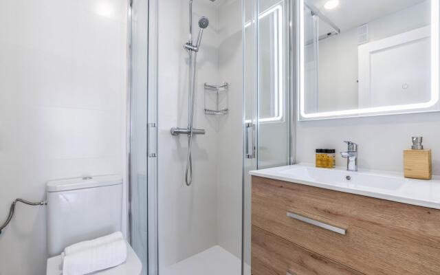 Alcalá I in Madrid with 3 bedrooms and 2 bathrooms