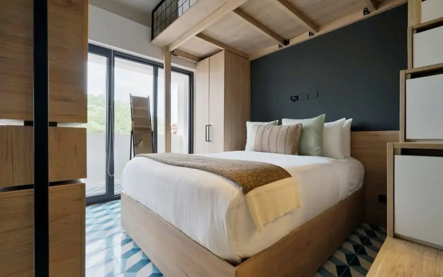 w Comfy Loft in Santa Ana