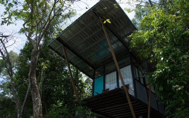 OYO 90980 Rainbow Island Sepanggar