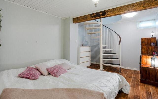 Unique wooden house apartment close to Logomo and downtown