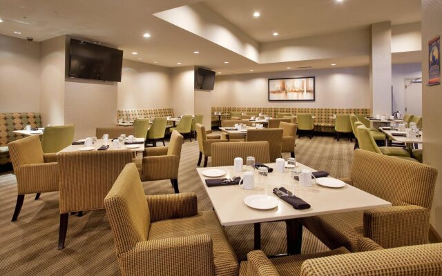 Holiday Inn Vancouver Centre by IHG