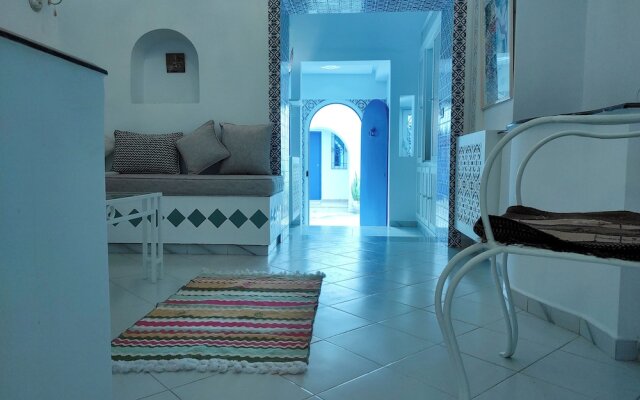 "comfort Shell Near the Beach"