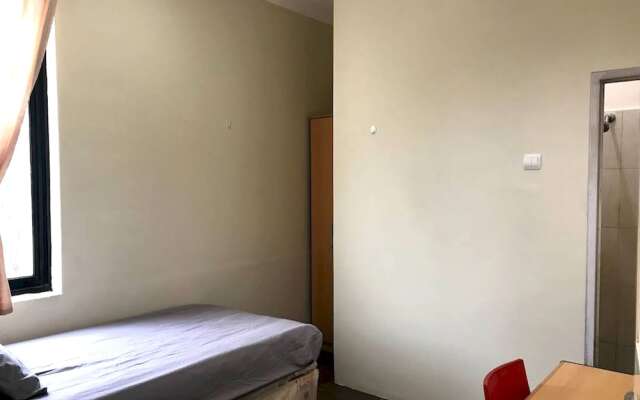 OYO Life 92781 Kost Parung Serab Syariah