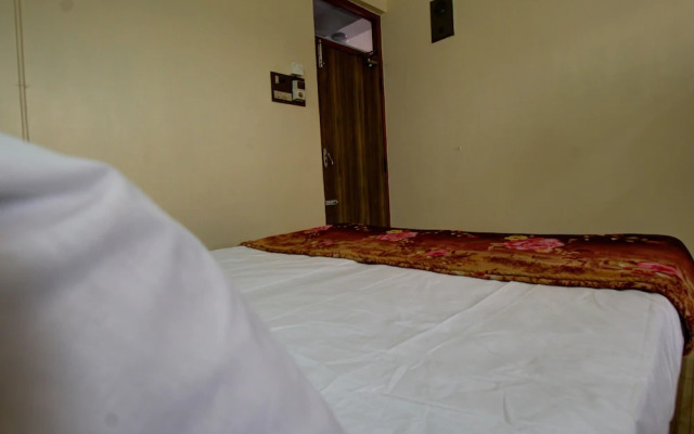 Hotel Navaratna Deluxe by OYO Rooms