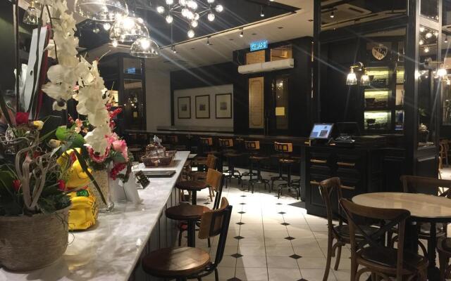 M Roof Hotel & Residences