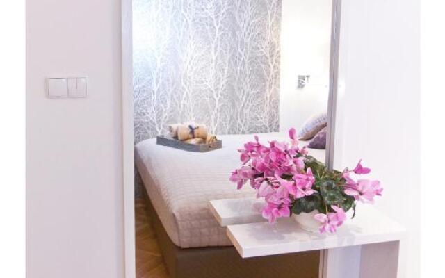 Srebrna Warsaw Apartment