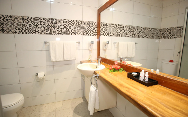Smugglers Cove Beach Resort and Hotel