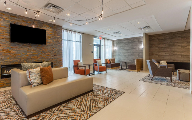 Hawthorn Suites by Wyndham Fargo