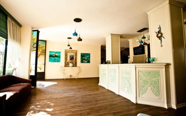 T & G Apartments