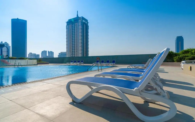 S Plaza Suites Hotel