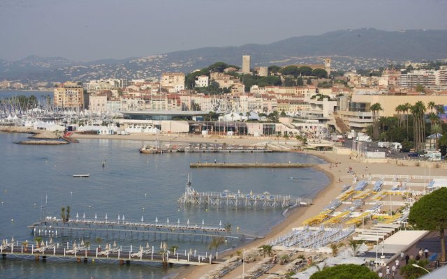 Carlton Cannes, a Regent Hotel