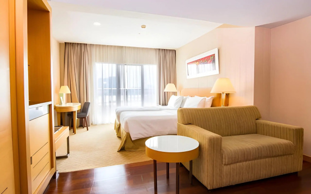 Royale Chulan The Curve