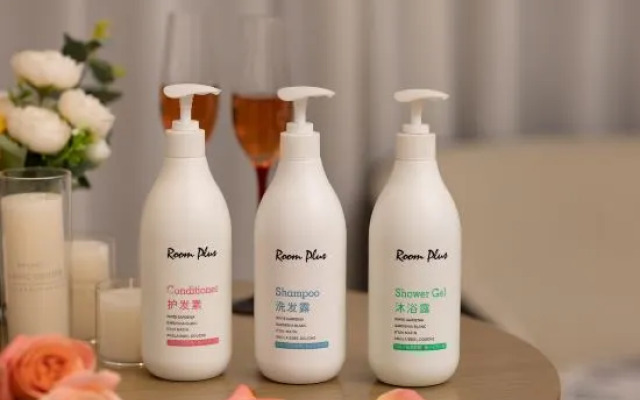 Yinji Hotel (Yuhuan Wuyue Plaza)