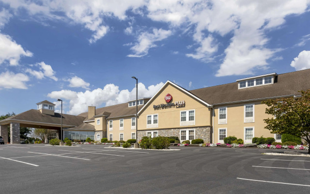 Best Western Plus Revere Inn & Suites