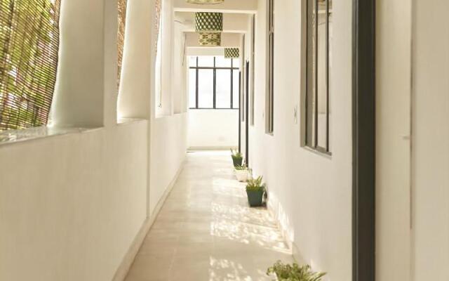 LetsBunk Poshtel & Suites