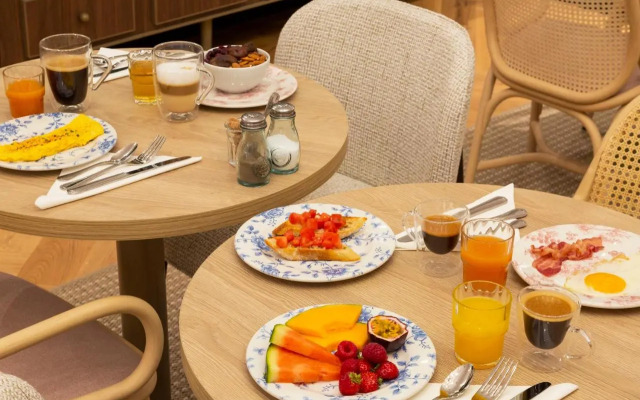 Hotel Les Capitouls Toulouse Centre - Handwritten Collection