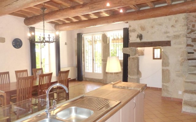 Villa With 5 Bedrooms in Uchaux, With Wonderful Mountain View, Private