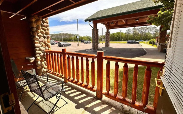 Shell Lake Lodge, a Travelodge by Wyndham