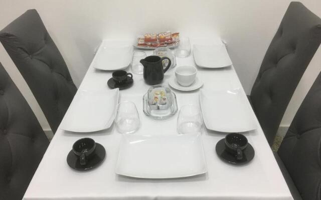 MB95 Mezzocannone Luxurious B&B