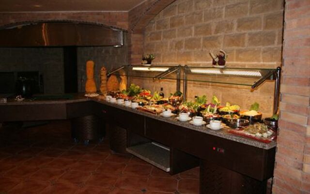 Golden 5 Sapphire Suites Hotel