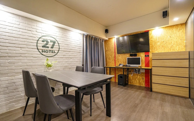 27 Hotel