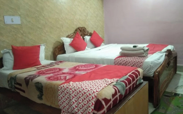 Goroomgo Rashmi Agra