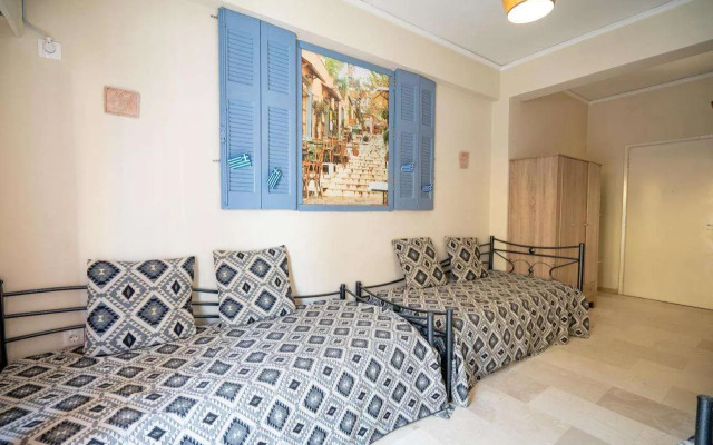 Acropolis Athens 1 bedroom 6 persons apartment.