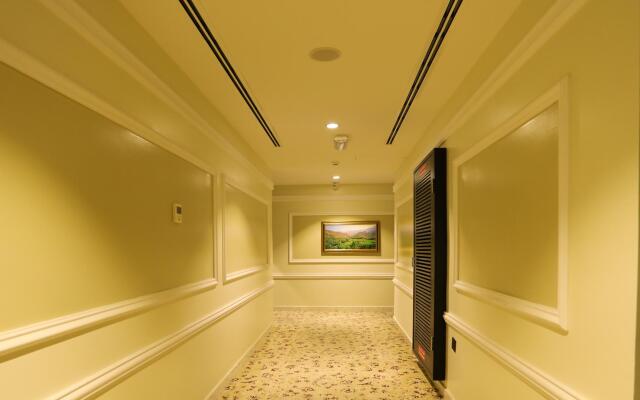 Remas Hotel Suites