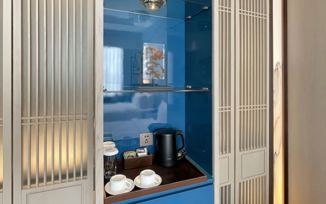 White Swan VYV Hotel