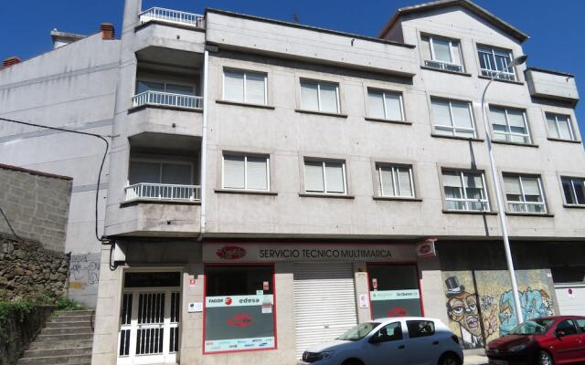 Apartment with 2 Bedrooms in Pontevedra, with Wonderful Sea View And Wifi - 4 Km From the Beach