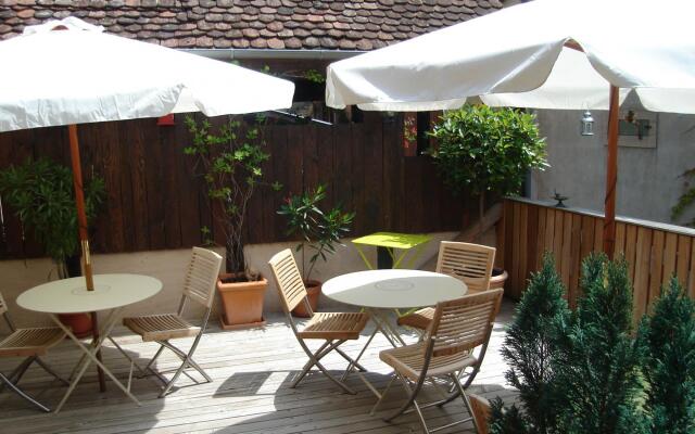 An apartment in a 17th century wine grower?s house.