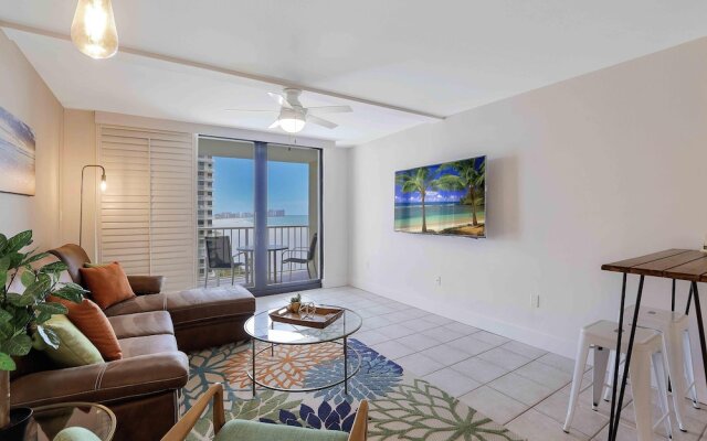 Alluring Beachfront Condo With Pool and Ocean Views