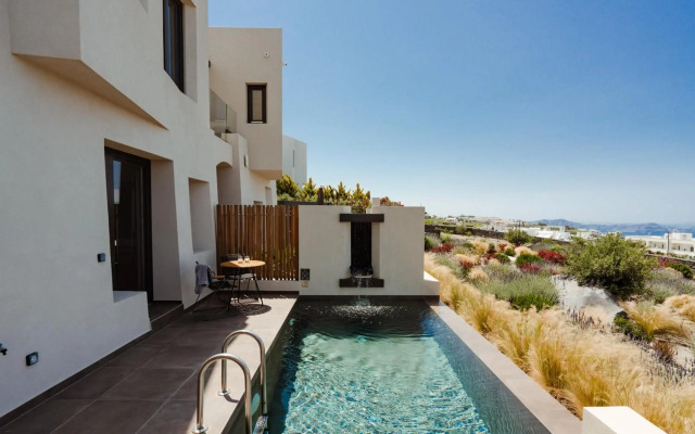 Apikia Santorini Suites - Adults Only