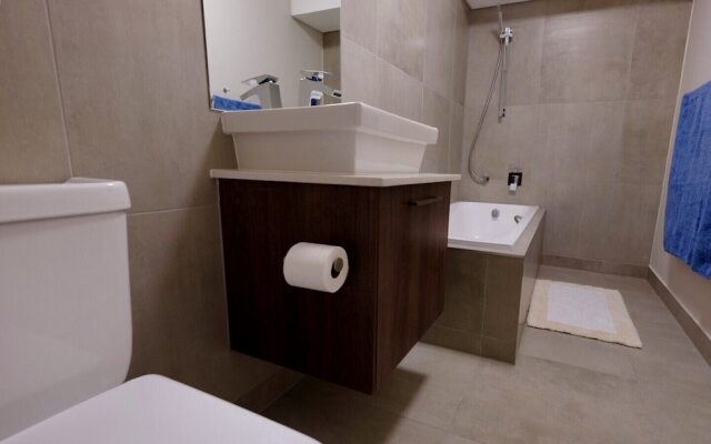 Blou Inn - Century City