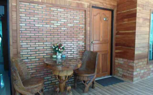 Baan Kiang Klong Resort