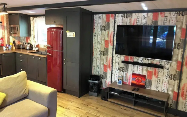 Pet Friendly Lodge - Sleeps6 - Long Stay Discount